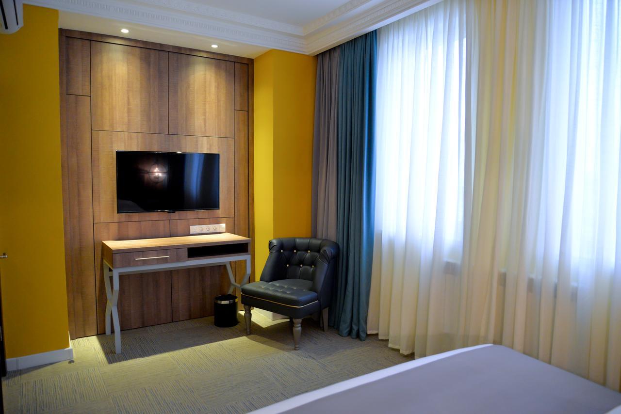 Green Which Hotel Kokshetau Exterior photo