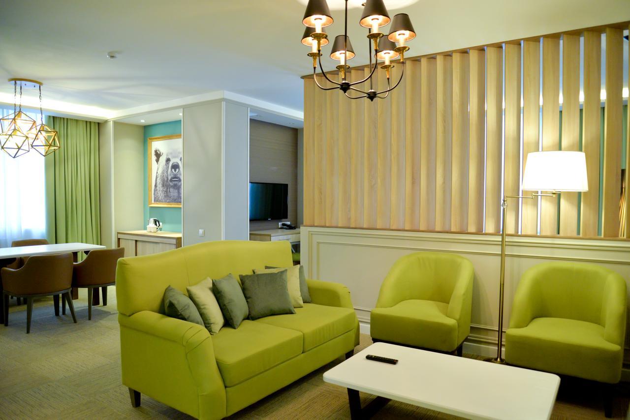 Green Which Hotel Kokshetau Exterior photo
