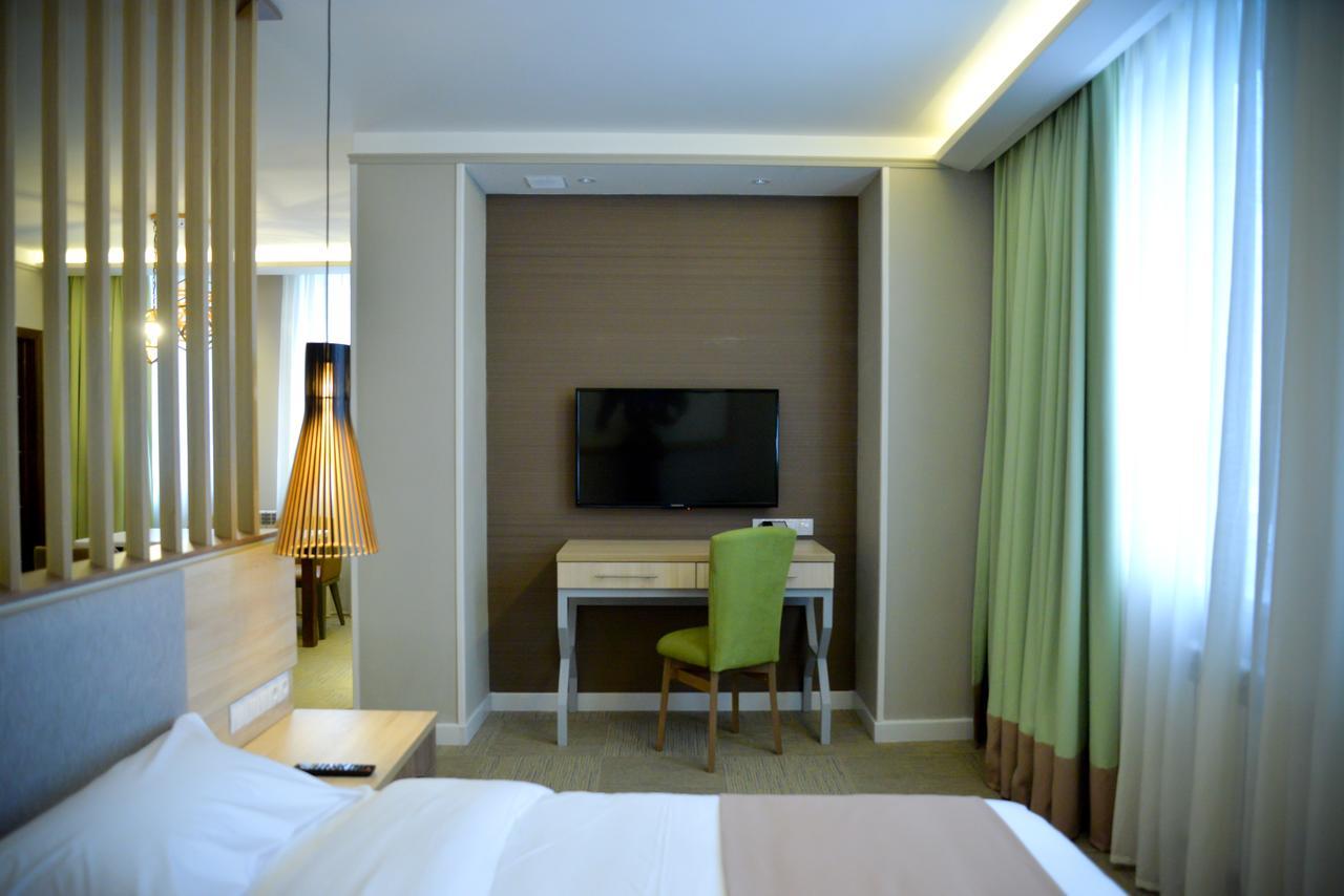 Green Which Hotel Kokshetau Exterior photo